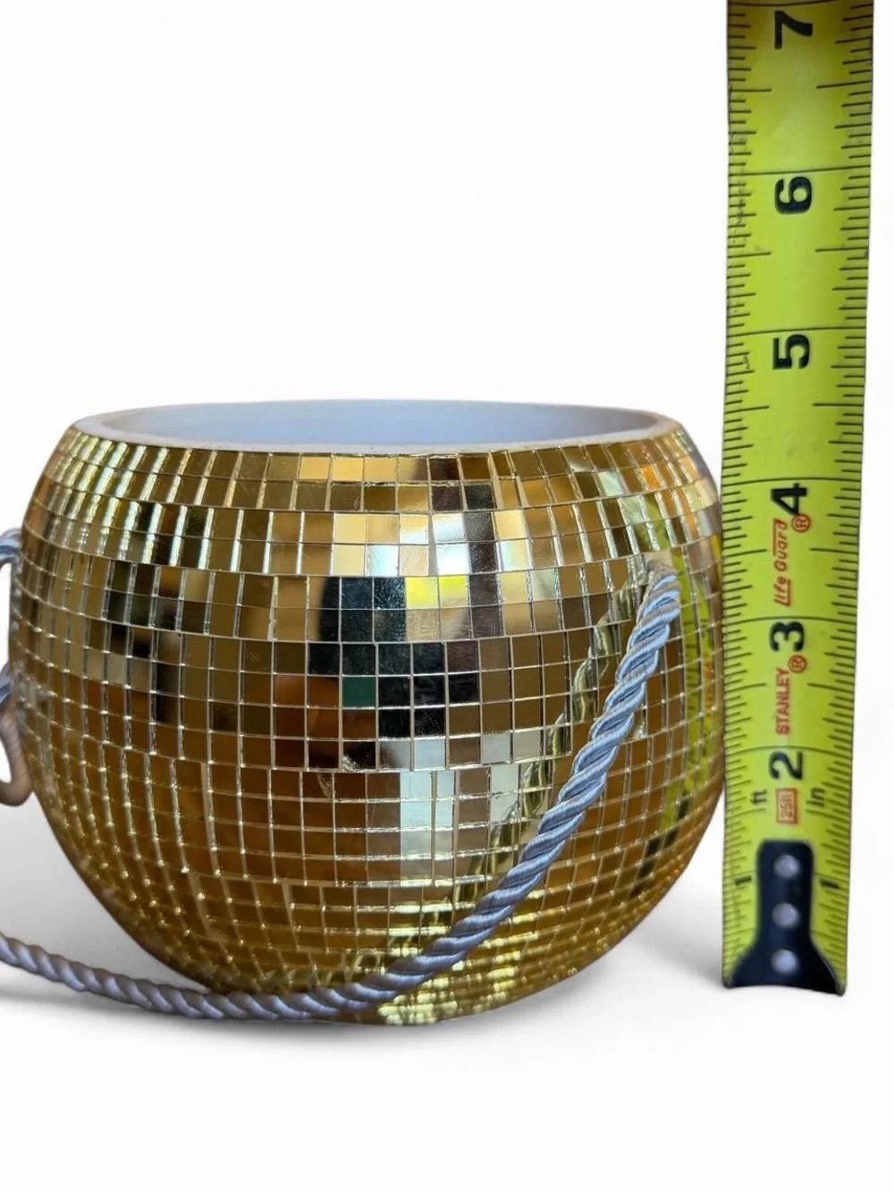 N/A sparkling gold